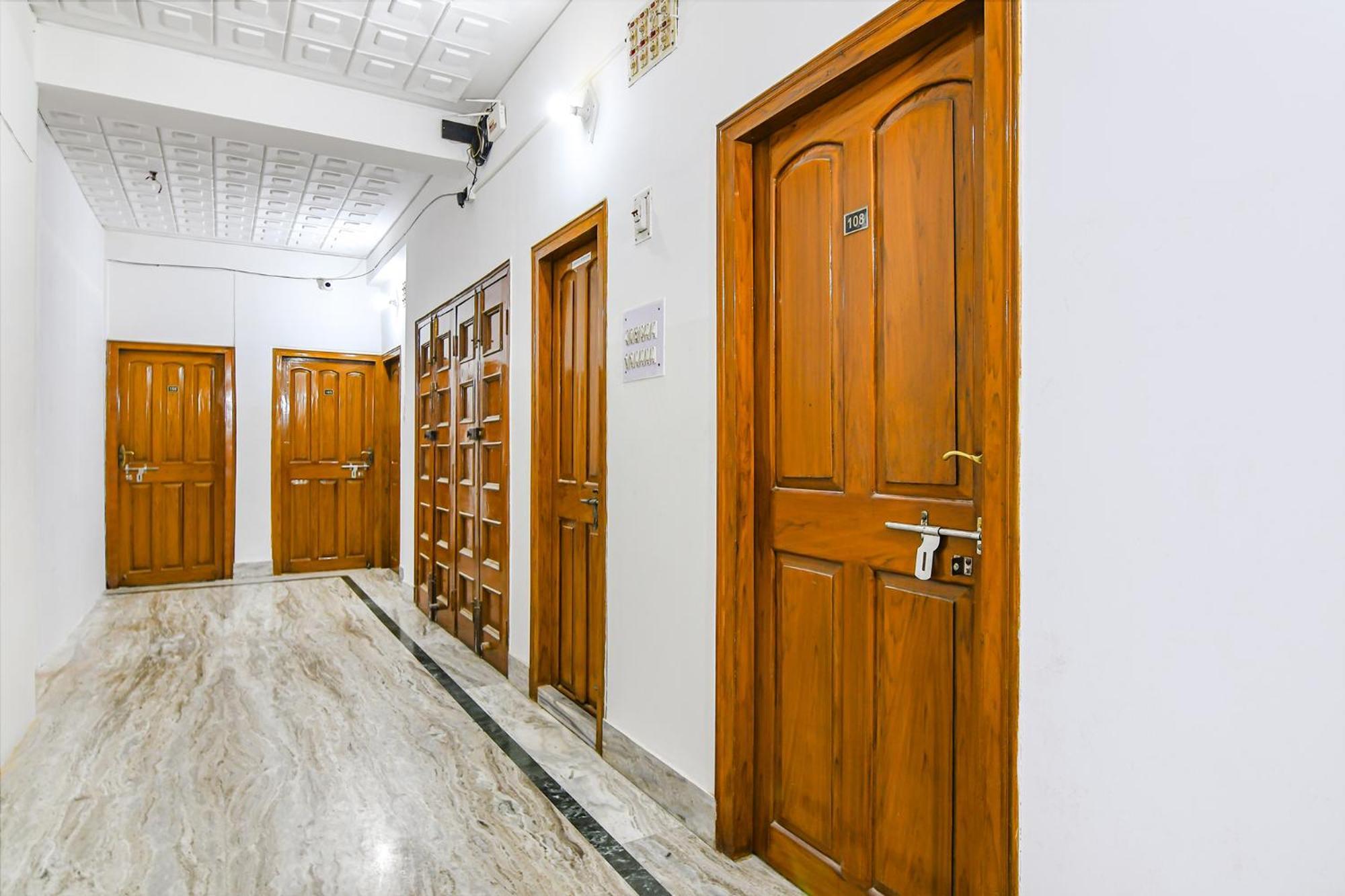 Fabexpress Astoria House Hotel Kolkata Exterior photo