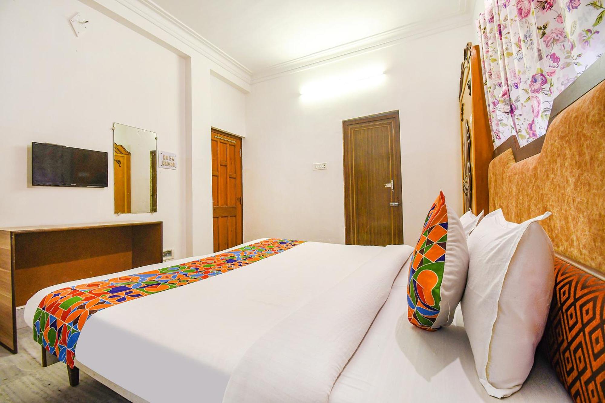Fabexpress Astoria House Hotel Kolkata Exterior photo